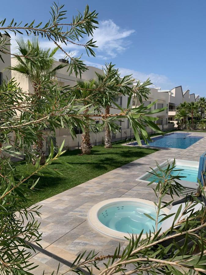 Apartamento Amalia Delux En Torrevieja Ngoại thất bức ảnh